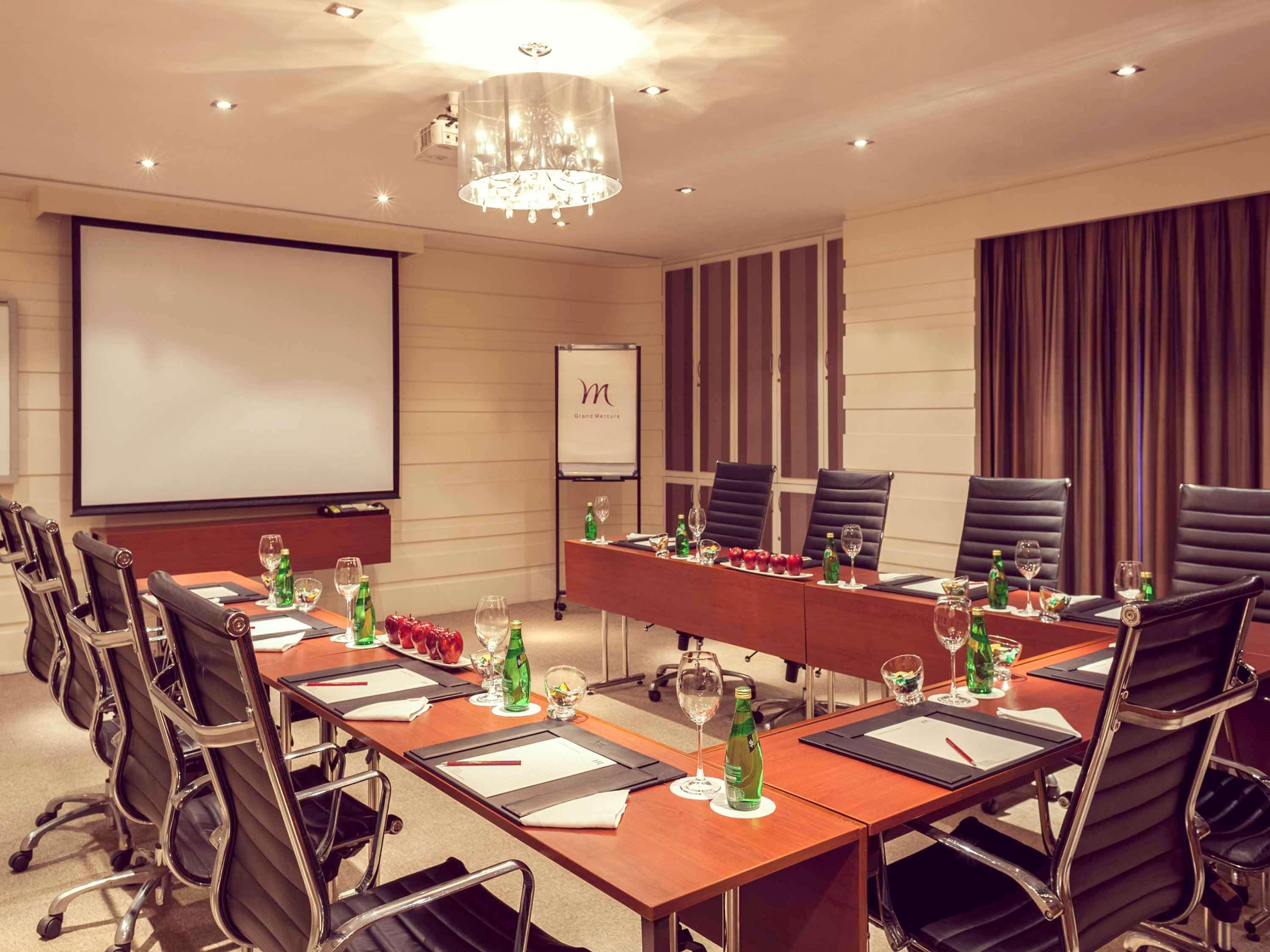 Grand Mercure Vadodara Surya Palace Luaran gambar