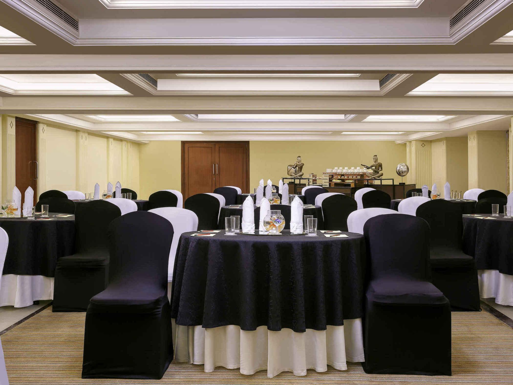 Grand Mercure Vadodara Surya Palace Luaran gambar