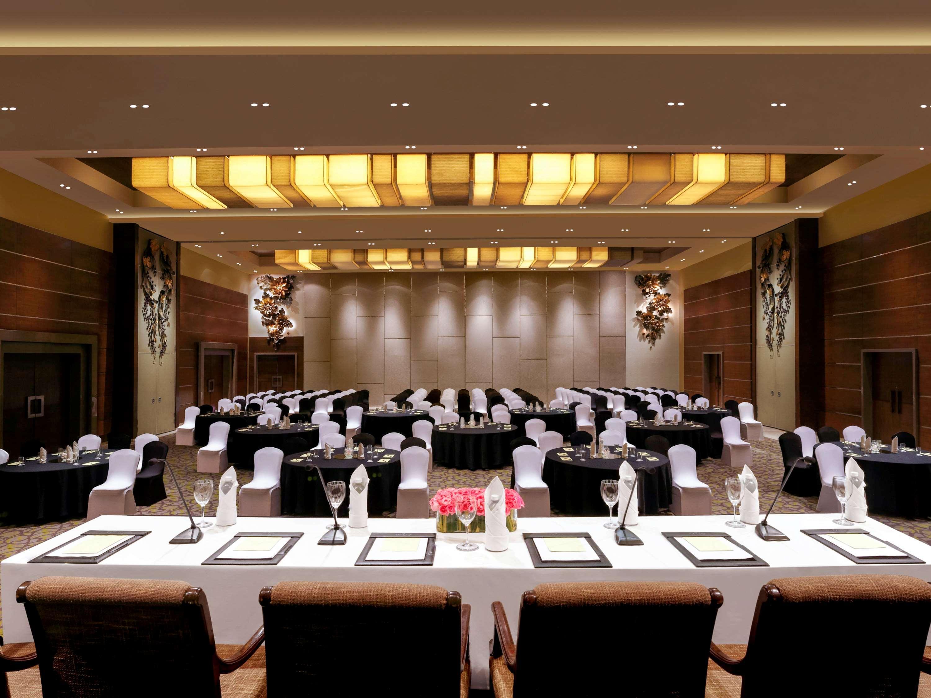 Grand Mercure Vadodara Surya Palace Luaran gambar