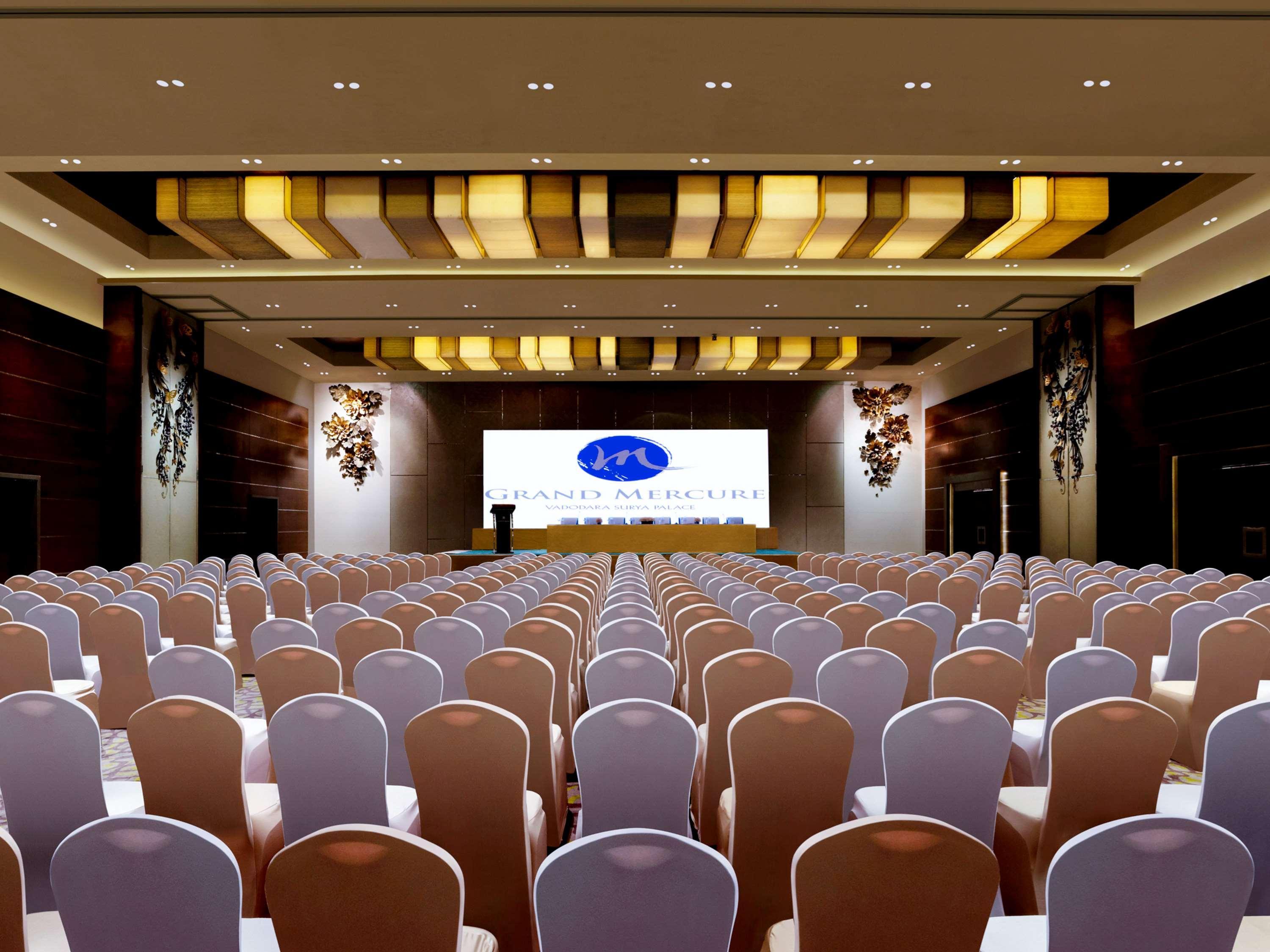 Grand Mercure Vadodara Surya Palace Luaran gambar