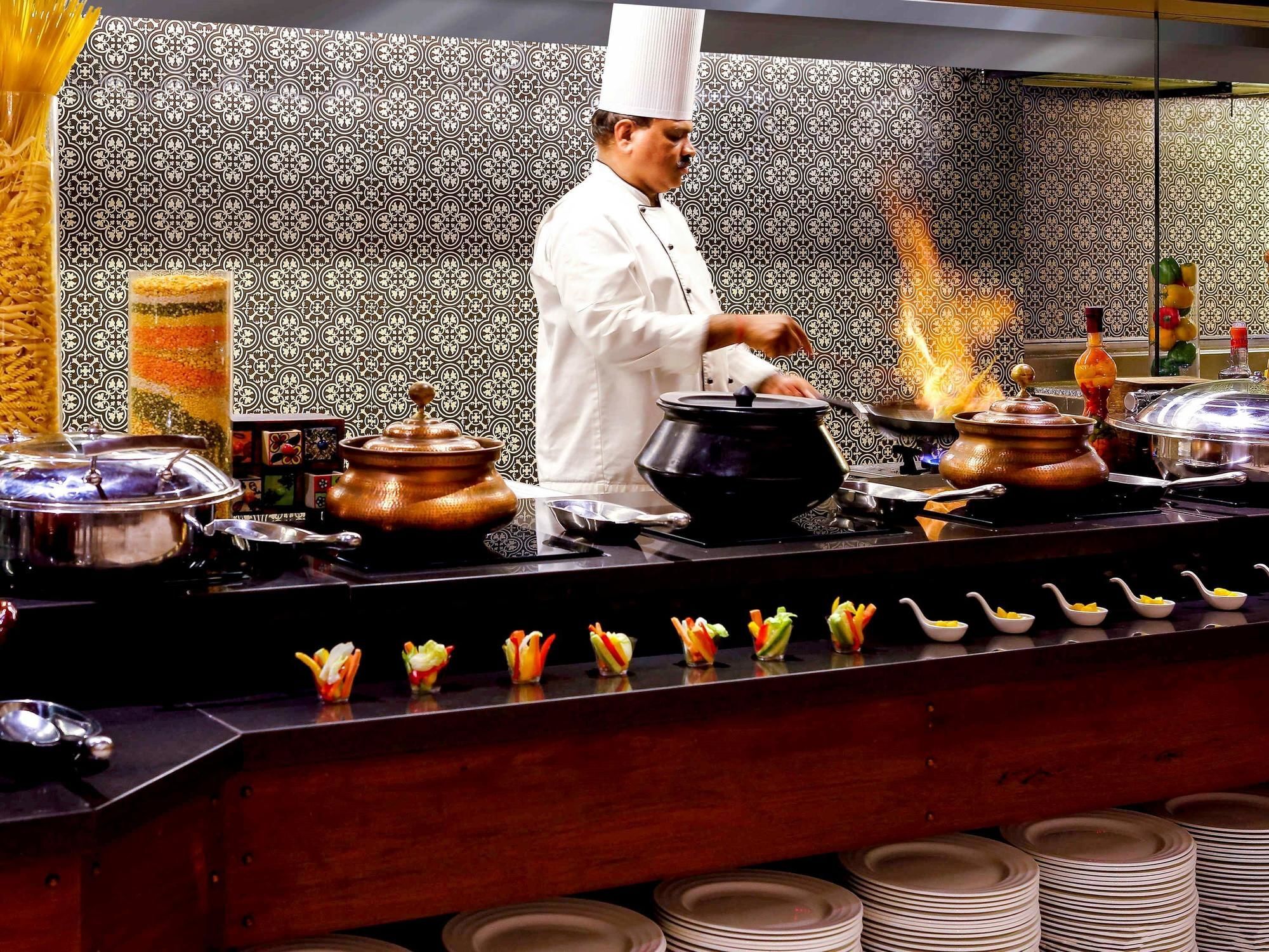 Grand Mercure Vadodara Surya Palace Luaran gambar